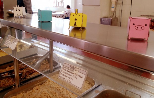 Mascotes da Segunda Sem Carne no restaurante universitário da Esalq-USP (Divulgação)