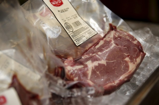 Pacote de carne à venda em loja de San Francisco, Califórnia (Robert Galbraith/Reuters)